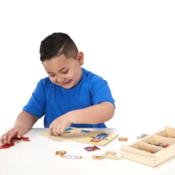 Bear Family Dress-Up Puzzle - 45 Pieces