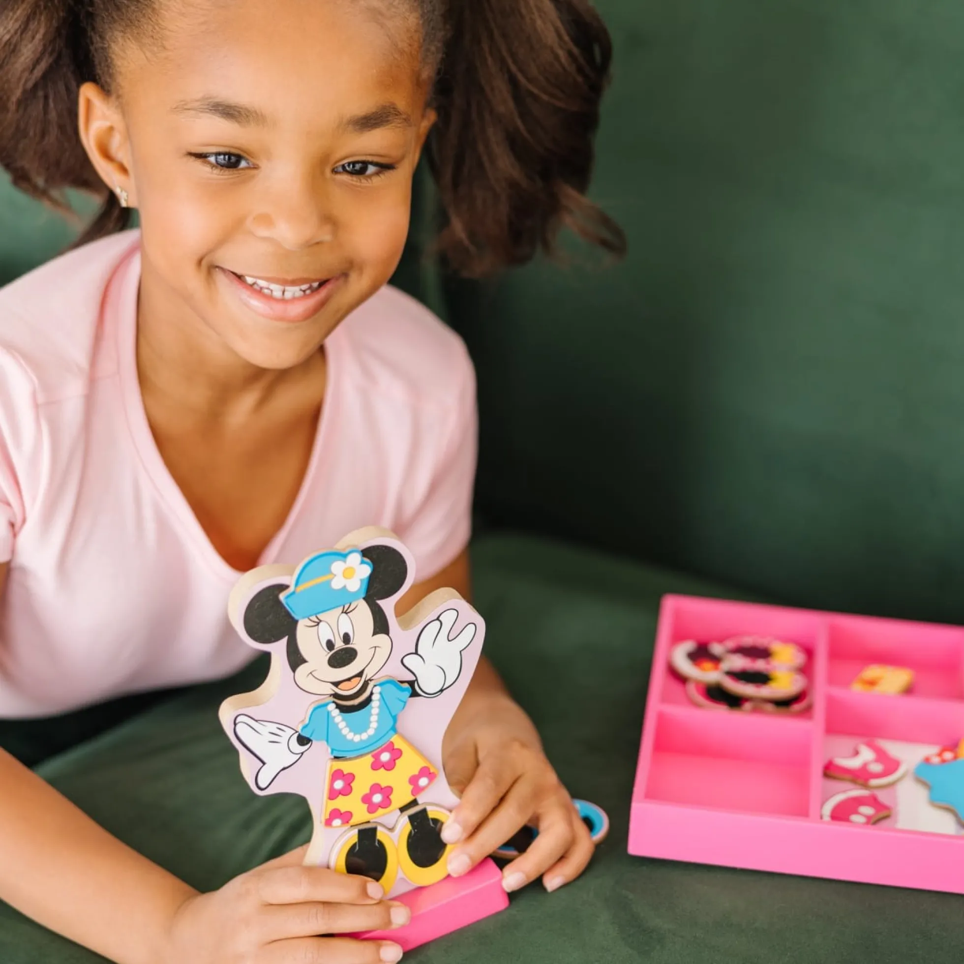Disney Minnie Wooden Magnetic Dress-Up