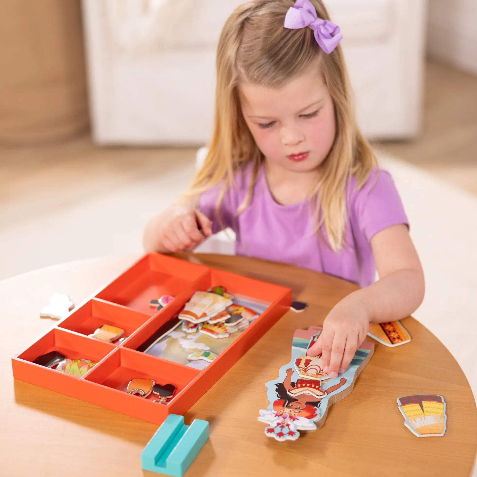 Disney Moana Wooden Magnetic Dress-Up Play Set
