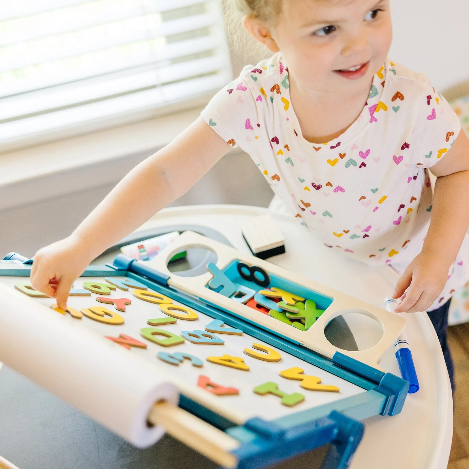 Double-Sided Magnetic Tabletop Easel