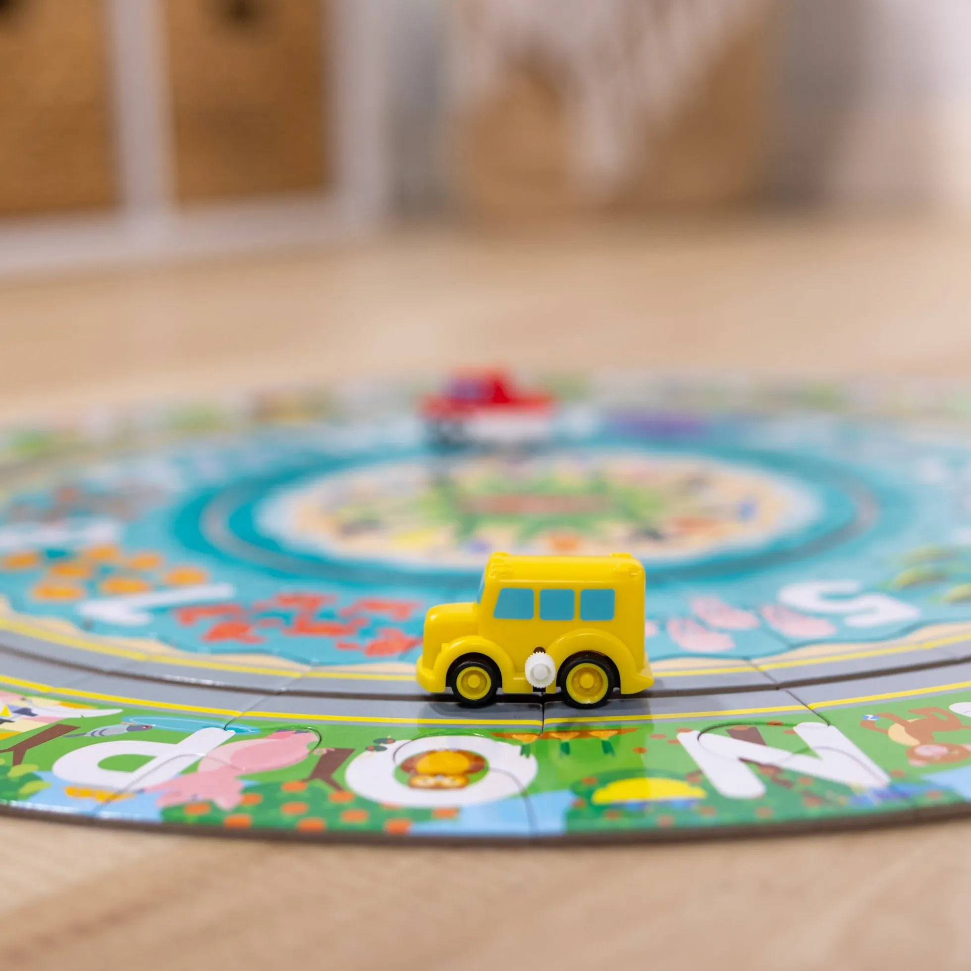 Round the Shore Tracks Floor Puzzle – 48 Pieces