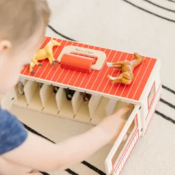 Take-Along Show-Horse Stable