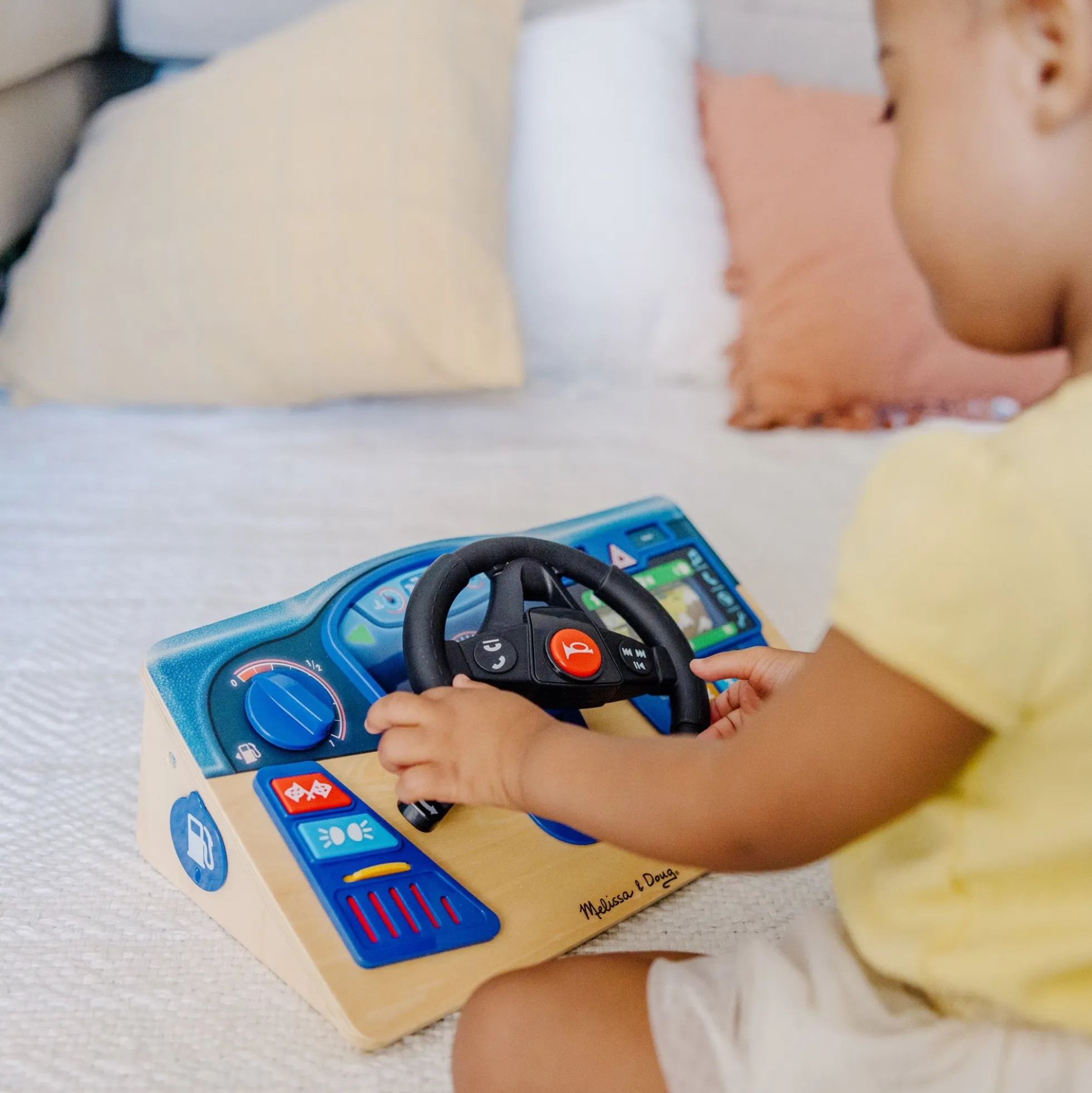 Vroom & Zoom Interactive Dashboard